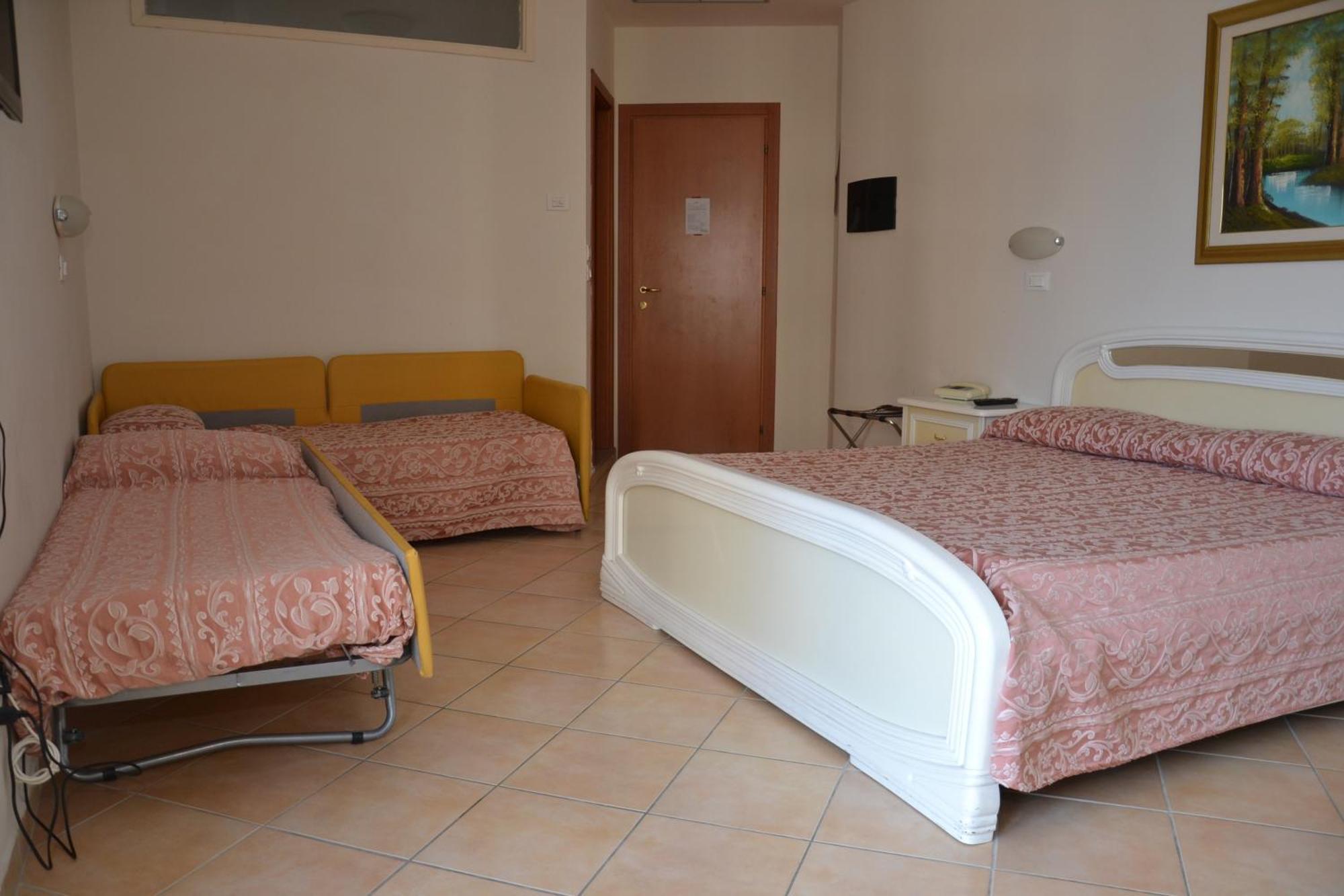 Perticari Hotel Pesaro Exterior photo