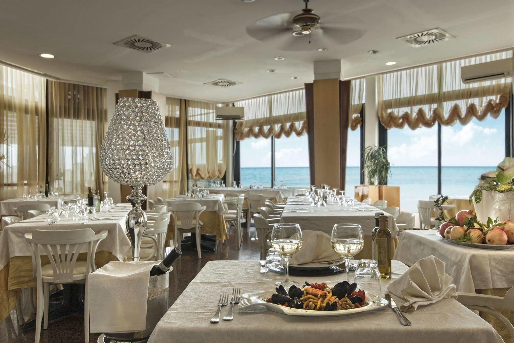 Perticari Hotel Pesaro Exterior photo