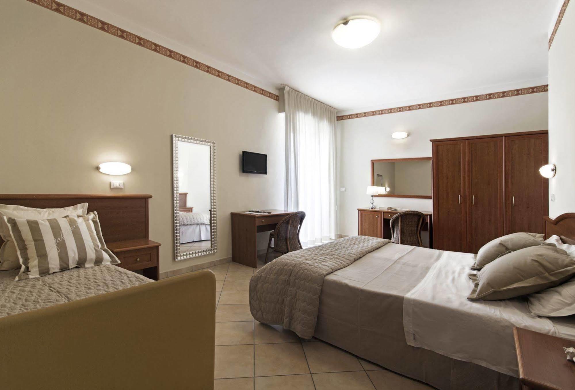 Perticari Hotel Pesaro Exterior photo